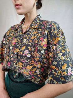 Vintage Silk Blouse Heritage Flower Print/retro Blouse - Etsy Ukraine Laura Ashley 80s, Retro Blouse, Womens Blouses, Star Dress, Collar Blouse, Vintage Silk, Flower Print, Silk Blouse, Flower Prints