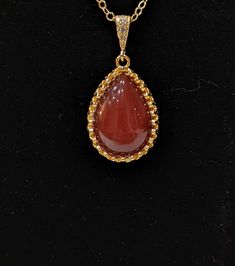 Luxury Vintage Red Necklace, Luxury Classic Carnelian Jewelry, Luxury Carnelian Round Pendant Necklace, Red Carnelian Teardrop Necklaces, Red Carnelian Teardrop Necklace, Gold Carnelian Teardrop Jewelry, Gold Carnelian Necklace For Formal Occasions, Diy Necklace Holder, Seasonal Palette