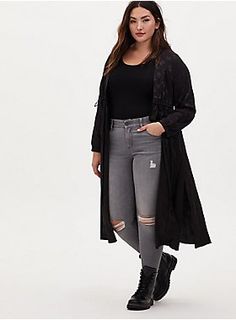 Neutrals Wardrobe, Edgy Plus Size Fashion, Personal Uniform, Duster Kimono, Chic Prints, Plus Size Kimono, Plus Size Fall Outfit, Plus Size Fall, Black Skull