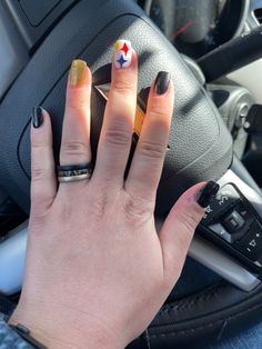 Steeler Nails Designs, Steelers Nails Ideas, Pittsburgh Steelers Nails, Steelers Nails Designs, Steeler Nails, Steelers Nails, Nfl Nails, Easy Nail Polish Designs, Chloe Nails