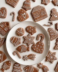 Icing For Gingerbread Cookies, Christmas Cookies Packaging, Gingerbread Cookies Decorated, Christmas Gingerbread Cookies, Cake Decorating Videos, Cookie Packaging, Food Displays, Cookie Icing, Food Display