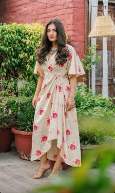 Cotton Dress Western, Temple Visit Outfit Indian, Dress For Heavy Bust, Summer Ethnic Outfits, Cotton Dress Pattern Western, Cotton Dresses Summer Indian, Bday Guest Outfit, Cotton One Piece Dresses Western, Cotton Dress Pattern Indian Summer