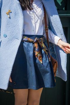 Scarf As Belt, Ootd Preppy, New England Fashion, Belt Ideas, Sarah Vickers, Scarf Styling, Classy Girls Wear Pearls