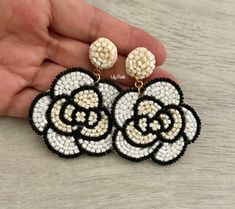 Flower Earring• 1 pair• Push Back• Seed Beads• Felt Back* Hand madeThese are hand made so there may be slight variation in shape and size. Seed Bead Earring, Red Flower Earrings, Bead Earring, Bottle Earrings, Flower Earring, Fruit Earrings, Earring Gift, Star Flower, Pink Earrings