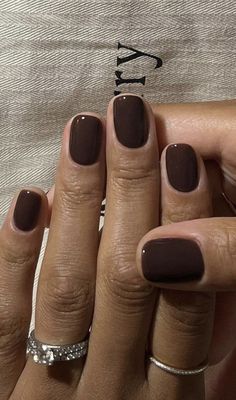 Nail Color Trends 2024 Summer, Summer Dark Nails, Short Gel Nails Summer 2024, Dark Neutral Nails, Short Fall Nails, Bentuk Alis, Brown Nail, Beauty Marks