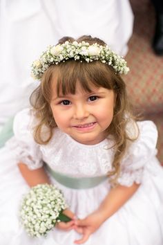 Kids Wedding Hair, Kids Hairstyles For Wedding, Wedding Hair Styles, Wedding Mint Green, Kids Wedding, Hair Wreaths, White Wedding Bouquets, Dream Wedding Ideas Dresses