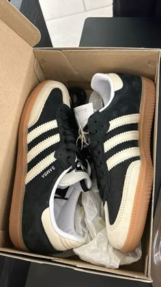 Adidas Samba Men, Outfit With Baggy Jeans, Jeans Women Outfit, Style Adidas Samba, Samba Adidas Outfit, Adidas Samba Women, Samba Outfit Ideas, Adidas Samba Outfits, Samba White