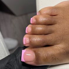 Biab Nails Toes, Pink Acrylic Pedicure, Toe Nails Ideas Pink, Pink Toe Nails French Tips, Pink Toe Nails Black Women, Soft Pink Pedicure Ideas, French Tip Gel Toes, Pink Tip Toe Nails, Pink Pedicure French Tip