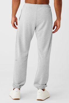 Cool down, warm up — the choice is yours with the Chill Sweatpant. Designed with ultra-soft, breathable French terry and a non-fuzzy, anti-cling interior, this lightweight bottom is made to hang or make moves. Classic cuffed bottoms, external drawcords and side-zippered pockets make this an everyday essential to wear on repeat. Soft, lightweight everyday sweatpant For working out and wearing out Designed & uniquely fit for every size Wear-tested by our in-house team for the perfect fit