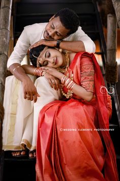 Kerala Traditional Wedding Photography, Wedding Couple Poses Tamil Nadu, South Indian Wedding Photography Couples, Wedding Shoot Poses Indian, Kerala Marriage Photography, Couple Marriage Poses Hindu, Hindu Marriage Photography, Tamil Marriage Photography, Kerala Hindu Wedding Photos