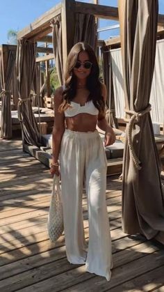 Bali Outfit, Cancun Outfits, Tropical Vacation Outfits, Greece Outfit, Holiday Outfits Summer, Outfit Elegantes, Outfits For Mexico, Summer Holiday Outfits, Hawaii Outfits