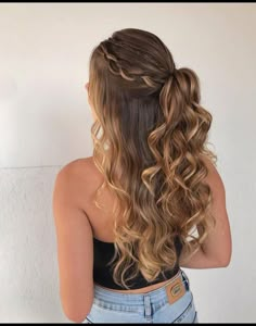 ✨ DIY Valentine's Day Hairstyles: Look Amazing on a Budget Prom Hair Strawberry Blonde, Grad Hairstyles For Medium Length Hair, Hair For A Bridesmaid, Loose Braid Bridesmaid Hair, Beach Waves Hair Styles, Grad Party Hairstyles, Pretty Simple Hairstyles, Hairstyles For Cap And Gown Graduation, Hair Styles For Strapless Dress Formal