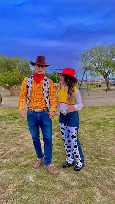 Trendy Jessie & Woody Halloween Costume Ideas Farmer And Wife Costume, Woody And Jesse Costume Couple, Country Couples Halloween Costumes, Jesse And Woody Costume Couple, Jessie And Woody Costumes Couple, Woody And Jesse Costume, Woody Halloween Costume, Woody And Jessie Costumes, Fantasias Toy Story