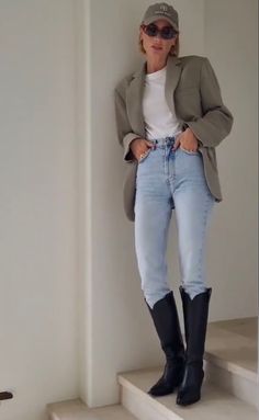 Minimal Classic Style, Chic Style Outfits, Minimal Chic Style, Looks Country, Daily Outfit Inspiration, Boots Cowboy, Looks Street Style, Cowboy Western, Mode Inspo