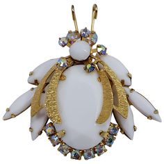 A dazzling pin from the DeLizza and Elster Juliana collection! An opaque white glass crystal beetle is accented with glittering aurora borealis crystals, set in gold tone. Juliana Jewelry, Golden Bow, Vintage Loft, Valentino Couture, Aurora Borealis Crystal, Locket Pendant Necklace, White Crystals, Silver Pin, Bugs And Insects