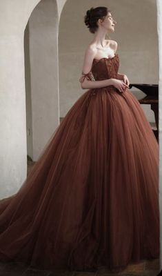 Ball Gown Vintage, Ball Gowns Vintage, Tulle Formal Dress, Debut Gowns, Prom Dress Tulle, Tulle Balls, Bridesmaid Dresses Strapless, Quince Dress, Red Bridesmaids