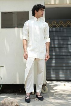 Ivory straight cut one side flap detail trouser. - Aza Fashions Jatin Malik, Trouser Men, Trouser For Men, Trouser Pattern, Rohit Bal, Applique Shirts, Tarun Tahiliani, Roll Up Sleeves, Casual Trousers