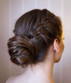 Neat Braided Bun for Special Occasion Sanggul Cepol, Abi Ball, Francesca Bridgerton, Formal Hairstyles For Long Hair, Braided Bun Hairstyles, Braided Ponytail Hairstyles, Hair Up Styles, Braided Bun