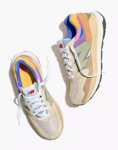 Retro New Balance Shoes, New Balance Suede, Colorful Sneakers, Jeans Bags, Mode Casual, Swag Shoes, 90s Inspired, Winter Trends