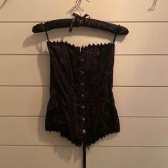 Black Corset With Design. Never Worn. Black Corset With Lace Trim For Night Out, Black Strapless Corset With Lace Trim, Black Lace Trim Corset For Night Out, Vintage Black Corset, Main Aesthetic, Corset Aesthetic, Thrift Wishlist, Coquette Black, Accessorizing Outfits