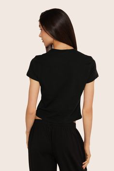 Discover all-day comfort with the Classic Cotton Daily Tee in Onyx. This short sleeve t-shirt boasts a mid-length design with a high crewneck, made from our high-quality classic cotton fabric. Sweat Top, Skirt Jumpsuit, Swim Shop, Short Leggings, Sweaters Knitwear, Bike Shorts, Bra Tops, Outerwear Jackets, Mid Length