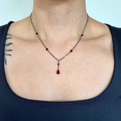 Red Necklace Aesthetic, Red Accent Outfit, Red And Silver Jewelry, Dark Red Jewelry, Black And Red Necklace, Red Pendant Necklace, Red Crystal Necklace, Red Beaded Necklaces, Red Pendants