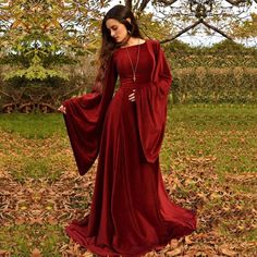 Medieval Red Dress, A Line Evening Dress, Dress Embroidery, Fantasy Dresses, Fantasy Gowns, Medieval Dress, Medieval Clothing, Medieval Fashion, Fantasy Dress