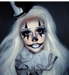 Womans Scary Clown Makeup, Black And White Clown Makeup Easy, Skeleton Clown Makeup, Clown Makeup Black And White, Black And White Clown Makeup, Gothic Clown Makeup, Killer Clown Makeup, Jester Makeup