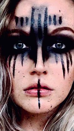 Morrigan Goddess Costume, Dark Viking Makeup, Viking Woman Makeup Halloween, Viking Warpaint, Norwegian Makeup, Modern Viking Aesthetic, Viking Make Up, Viking Face Tattoo, Post Apocalyptic Makeup