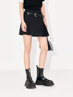 MO&Co. Women's Pleated Low-rise A-line Mini Skirt in Black Body Measurement, Black Camel, Low Waist, Body Measurements, A Line Skirt, A Line Skirts, Side Zipper, Low Rise, Mini Skirt