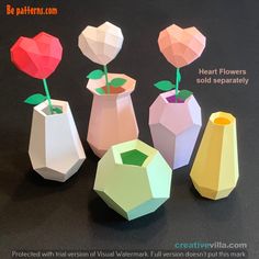 Cute paper craft - ribbon flower ideas - free tutorial 3d Things To Make With Paper, Paper Flowers Diy Cricut, Paper Flower Vase Diy, Fairy Centerpieces, Cricut Diy Projects, Paper Flower Wreath, Cartoon Logic, Paper Flower Vase, Paper Flower Wreaths