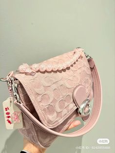 Italian Outfits Women, Tas Coach, Unique Handbag, Luxury Bags Collection, Cute Handbags