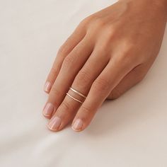 ¿Por qué limitarse a un anillo cuando puedes tener dos? Nuestro juego de anillos apilables minimalistas es lo suficientemente minimalista como para mezclarlo y combinarlo con el resto de las piezas de su colección de anillos.



 Material: Plata de Ley 925 maciza de alta calidad


 Acabado: Plata de ley ∙ Oro de 18 quilates ∙ Oro rosa

 Dimensiones: banda delgada de 1,5 mm  |  Anillo giratorio de 1 mm.

 Este listado es para un juego de 2 anillos: 1 BANDA DELGADA y 1 Anillo TWIST





 Código: MM-RM60

 Guía de tallas

 Los anillos se crean fieles al tamaño estándar de EE. UU. Para un mejor ajuste, sugerimos medir el tamaño de sus dedos. ¡También ofrecemos un medidor de anillos físico ! Alternativamente, puede seguir los pasos a continuación para encontrar su mejor opción:



 Envuelve u Minimalist Toe Ring For Everyday, Minimalist Everyday Toe Rings, Minimalist Stackable Open Rings For Everyday, Minimalist Everyday Stackable Open Rings, Everyday Minimalist Stackable Open Rings, Minimalist Sterling Silver Double Band Midi Rings, Simple Sterling Silver Midi Rings In Rose Gold, Minimalist White Gold Midi Ring With Open Band, Minimalist White Gold Open Band Midi Rings