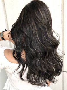 Trendy Balayage 2023, Brown Hair Cuts, Hairstyles Casual, Bronde Hair, Black Hair With Highlights, Dark Hair With Highlights, Brown Hair Balayage, Hair Color And Cut