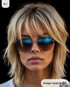 Rocker Hair Color, Messy Bob Haircut, Rocker Hair, Angled Bob Hairstyles, Hair Color Rose Gold, Gorgeous Gray Hair, Shaggy Short Hair, Medium Layered Hair, Chin Length Hair