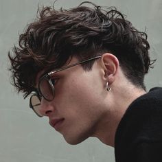 Asian Fringe Hairstyles Men, Kpop Hair Men, Wavy Perm Short Hair, Haircuts For Curly Hair Men, Curly Asian Hair, Perm Hair Men, Male Curly Hairstyles, Short Perm, Male Hairstyle