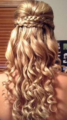 Getting ready for prom? Check out our top 12 prom styles for long hair | Hair & Beauty | Closer Online Updo Bun, Hairstyles Updo, Easy Braids, Braided Hairstyles Easy, Formal Hairstyles, Prom Hairstyles, Homecoming Hairstyles, Long Curly