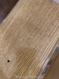 a close up of the wood grains on a table