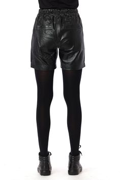 Clearance Sale. Women's high-waisted real leather shorts are 100% high-quality real Turkish lambskin.Elastic waistband; side pockets; luxurious, high-end, or, better yet, trendy.There are no returns on sale items.We anticipated exchanges in 14 days. ideal for all occasions, including outdoor, dining, and clubbing.ideal for all seasons, including winter, summer, and spring.Your legs are one of your best features. So why not show them off in style with these lambskin leather shorts from Suvi NYC?m Leather Shorts, Small Waist, Winter Sale, Lambskin Leather, Real Leather, Black Pink, High Waisted, Leather