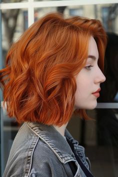 Are you ready to embrace the warmth and richness of cowboy copper hair color? This trendy shade has taken the beauty world by storm, and for good reason. Cowboy copper is a stunning blend of Copper Short Hair With Bangs, Cowboy Copper Hair, Girl Hair Styles, Student Exchange, Copper Hair Color Ideas, Cowboy Copper, Flower Crown Hairstyle, Hair Flow