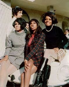 Diana Ross & The Supremes 70s Black Women, Diana Ross Supremes, Evan Ross, The Supremes, 70s Inspired Fashion, Vintage Black Glamour, Black Music, Diana Ross, Black Women Fashion