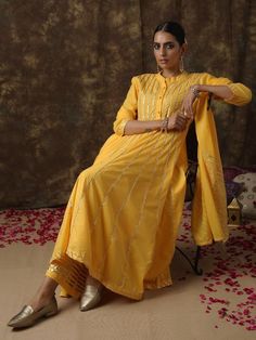 Mrinalika-Haldi Kurta Set - Trendroots Latest Party Wear Suits, Haldi Dress, Mirror Work Blouse, Kurta Cotton, Indian Dresses Traditional, Sharara Set, Pakistani Suits, Indian Designer Outfits, Kurta With Pants