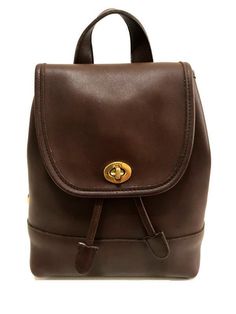 Coach Backpacks Bag, Backpack Purse Aesthetic, Leather Backpacks For Women, Thrift Inspiration, Purse Aesthetic, Brown Crossbody Purse, Vintage Leather Backpack, Aesthetic Backpack, Daypack Backpack