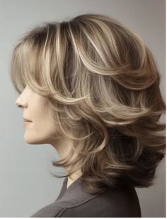 Medium Length A Line Haircut With Layers, Chin Length Hair With Volume, Lots Of Layers Haircut Short, Medium To Short Layered Haircuts, Med Layered Haircuts Round Faces, Layered Flipped Hairstyles, Styling Medium Length Hair With Layers, Hair Styles Shoulder Length Everyday, 40 Year Old Haircut