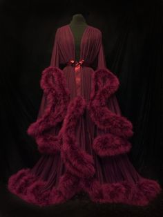 Image of "Cassandra" Extravagant Marabou Dressing Gown (Deluxe Edition!) Fancy Robes, 00s Mode, Looks Party, Moda Vintage, Vintage Lingerie, Bustiers, Mode Inspiration, A Dress