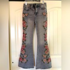 Gorgeous Denim Belles By Rq Rose Embroidered Denim Size 28 34” Inseam Nwot Never Worn More Of A Blue/Grey Color Country Western Bell Bottom Bellbottoms Cowgirl Jeans Flare Red Pink Rose Detail Rodeo Party Bar Weekend Vacation Gray Jeans For Spring, Cottagecore Jeans, Rdr2 Oc, Cowgirl Pants, Blue Grey Color, Rodeo Party, Cowgirl Jeans, Climbing Rose, Flair Jeans