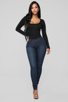 Mid-rise to the occasion! Transition seamlessly from day to night in our Dark Blue Classic Mid-Rise Skinny Jeans. Featuring a five-pocket design and mid-rise, skinny cut, this is a pair of denim you won't know how you ever lived without. Available in Dark Medium, Light, Black, And White Now Available in two inseams! Short - 27", Regular 31" Mid-Rise - 9.5" Rise Skinny Leg 2 Functional Front Pockets 2 Functional Back Pockets Super Stretch Fabric Disclaimer: Due To The Specialized Wash Process, Ea Outfits Elegantes Con Jeans, Black Ripped Jeans, Jeans Fashion, Stretchy Jeans, Fashion Nova Jeans, Best Jeans, High Waisted Denim, Dark Denim, Outfits Casuales