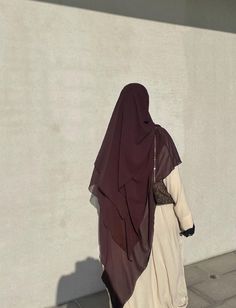 Burqa Designs Simple, Khimar Outfits, Burqa Designs, Islamic Modesty, Muslimah Fashion Casual, Backgrounds Girly, Wife Style, Pakistani Style