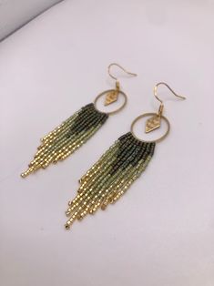 Green Beaded Earrings, Boho Beaded Earrings, Beading Bracelets, Beaded Fringe Earrings, Native American Beaded Earrings, Loom Pattern, Earring Ideas, Earrings Beaded, Native American Beading