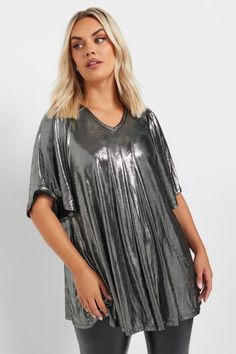 Shop YOURS Curve Dark Grey Foil Pleated Swing Top at Yours Clothing. Discover women’s plus size clothing in sizes 42-68 with fast delivery. Tutus For Girls, Formal Shirts For Men, Newborn Dresses, Party Tops, Set Outfit, Long Sleeve Pyjamas, White Shirts, Foil Print, Newborn Outfits